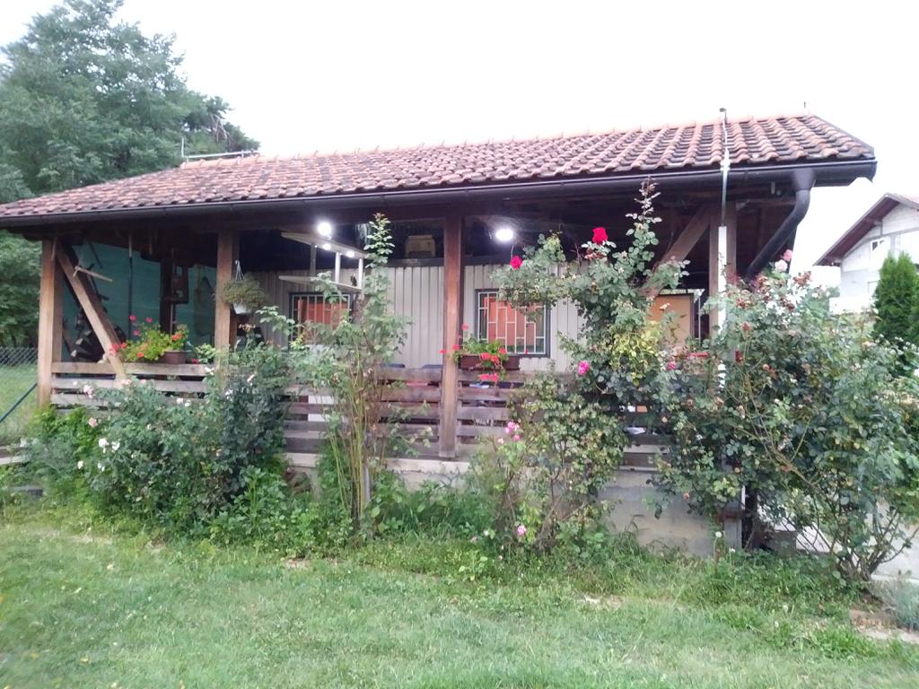 Cottage Memić Lake Modrac